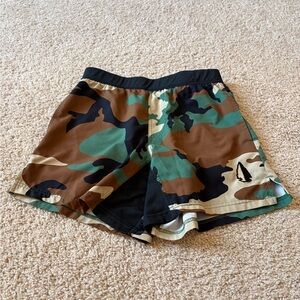 Tachuntfish Men's Athletic Camo Shorts